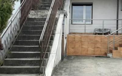 Mieszkanie 3 pok.+ 660 m2 działki - Mieszkania na sprzedaż