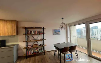 Katowice Centrum – elegancka kawalerka z balkonem, 19 piętro – zdjęcie 2