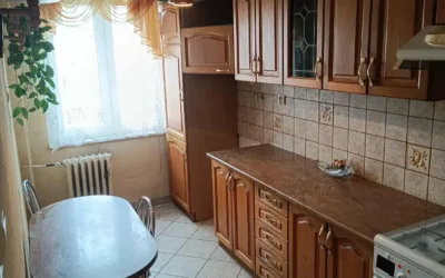 Mieszkanie 45m 2 Pokoje Balkon + Piwnica Tarnów oś. Niepodległości - Mieszkania na sprzedaż