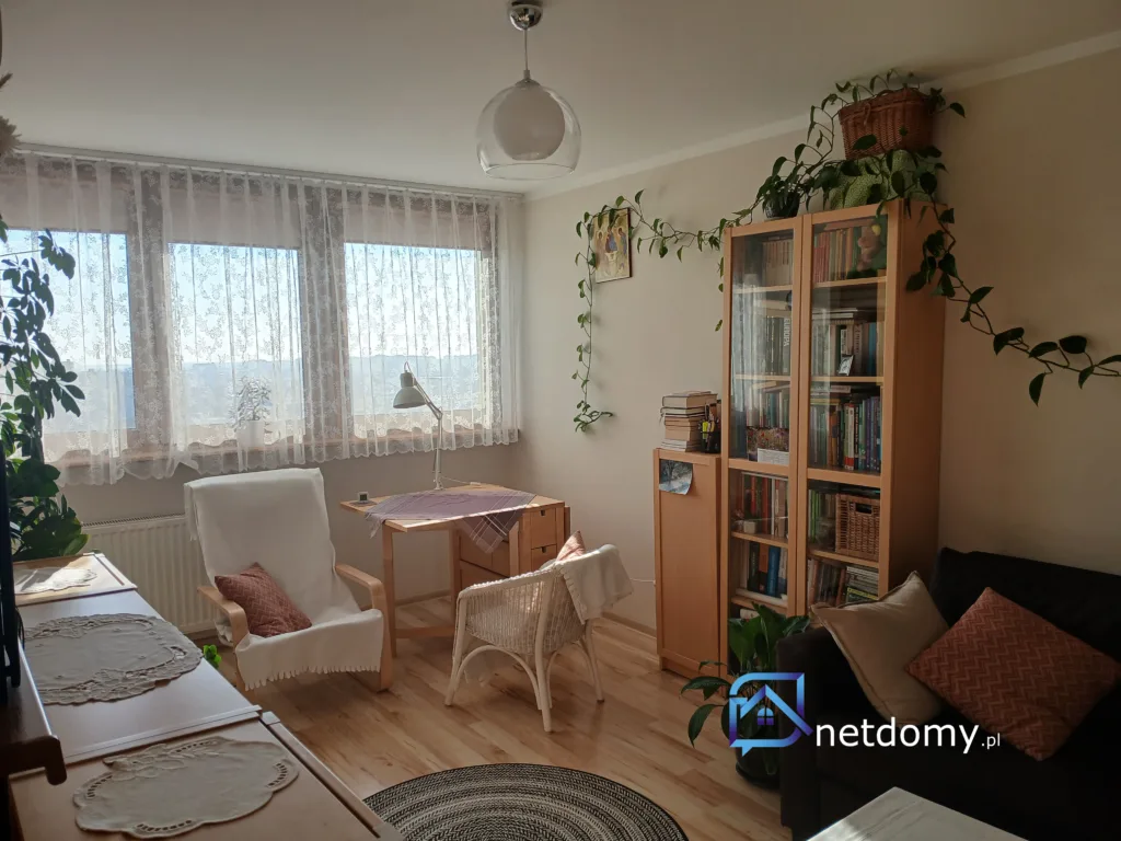 Sprzedam mieszkanie 35,9 m² – 2 pokoje, balkon, 10 piętro, winda – os. Polne - Mieszkania na sprzedaż