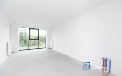 3-pokojowe mieszkanie 58 m² Warszawa Bemowo Górce – stan deweloperski, duże okna, balkon – zdjęcie 3