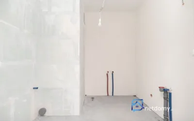 3-pokojowe mieszkanie 58 m² Warszawa Bemowo Górce – stan deweloperski, duże okna, balkon – zdjęcie 5