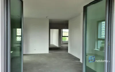Słoneczny 3-pokojowy apartament z 12m2 loggią z widokiem
