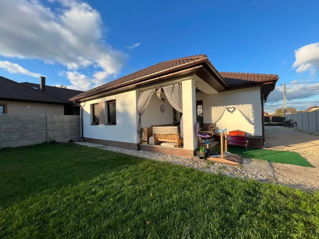Nowoczesny dom parterowy w Domasławiu – 120 m², działka 16 arów - Nieruchomości ogłoszenia