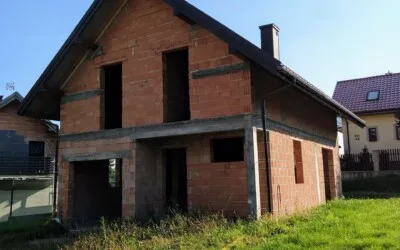Dom na sprzedaż stan surowy, działka 9 arów - Gdańsk Osowa - Nieruchomości ogłoszenia
