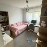 Skrajny szeregowiec 136 m² w Ursus Gołąbki – 5 pokoi, ogród, 4 miejsca parkingowe - Netdomy