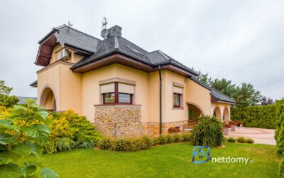 Komfortowy dom z ogrodem w Łozinie – 5 pokoi, 260 m², 2 min od S8 - Netdomy