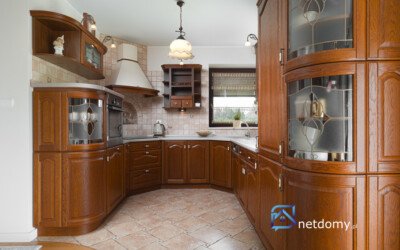 Komfortowy dom z ogrodem w Łozinie – 5 pokoi, 260 m², 2 min od S8 - Netdomy