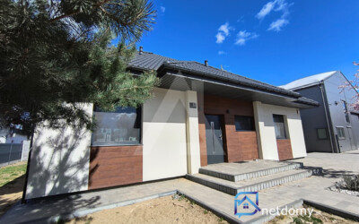 Nowoczesny dom z halą w centrum Osielska, 248 m2 - Netdomy