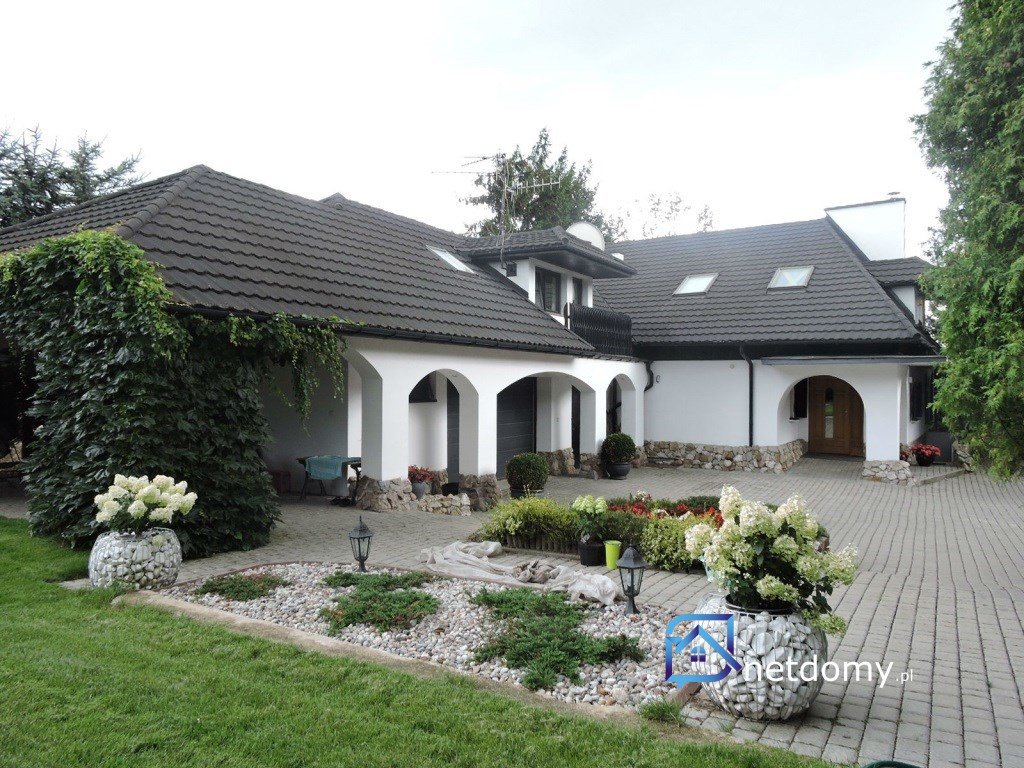 Wolnostojący dom z sauną i ogrodem w Zemborzycach, Lublin – 245 m² - Netdomy