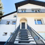 Dom 250 m² Radom, ul. Lotnicza – po remoncie, 9 pokoi, działka 735 m² - Netdomy