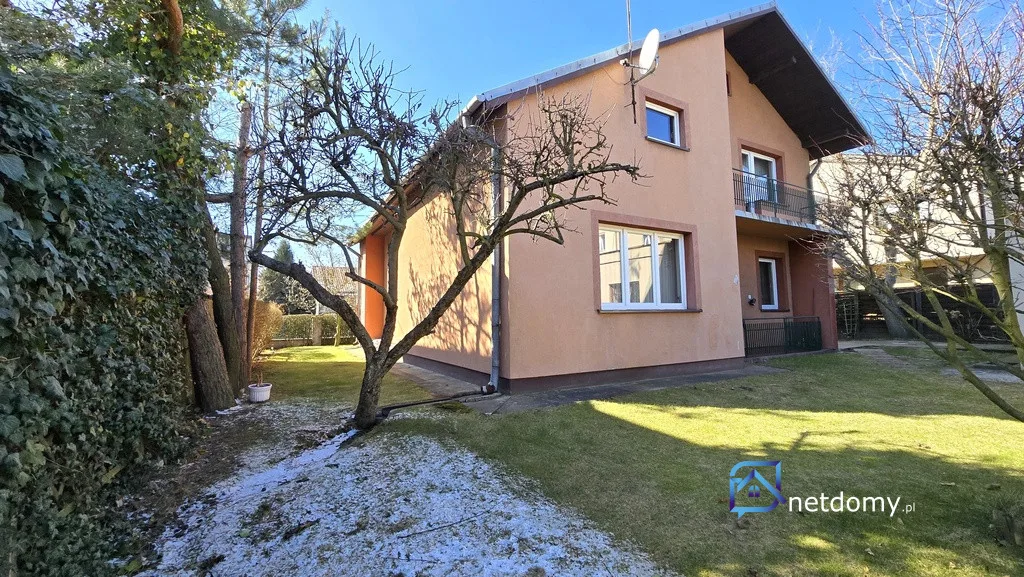 Przestronny dom wolnostojący 242,60 m² na sprzedaż w Lisińcu, Częstochowa - Netdomy