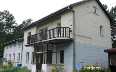 Dom wśród zieleni przy lesie - Netdomy