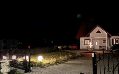 Umeblowany dom 148 m² – Rzeszów Budziwój, 15 arów, 2008 r., kominek i ogrzewanie gazowe - Netdomy