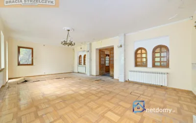 Warszawa, Ursynów – dom wolnostojący 424,85 m² na działce 828 m², 9 pokoi, ul. Żołny – do kapitalnego remontu - Netdomy
