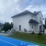 Przezmark k. Elbląga – rezydencja 222 m² z kortem tenisowym i garażem na 2 auta, działka 1 821 m² (2012 r.) - Netdomy