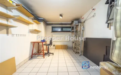 Warszawa, Bemowo – skrajny segment 310 m² z 2 garażami, piwnicą i ogrodem, działka 380 m² - Netdomy