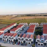 Dom z ogrodem 136 m² Klecina – gotowy bliźniak pod klucz - Netdomy