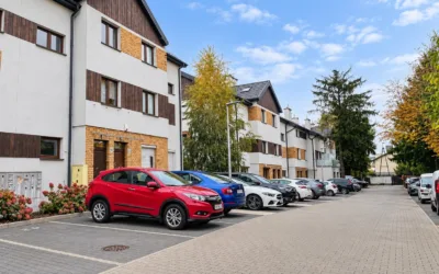 Dom segmentowy 160 m2 z ogrodem i garażem w Starych Włochach