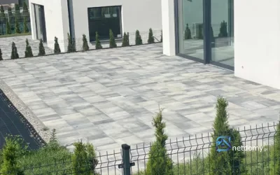 Nowoczesny dom 150 m2 z 5 pokojami i garażem w Masłomiącej
